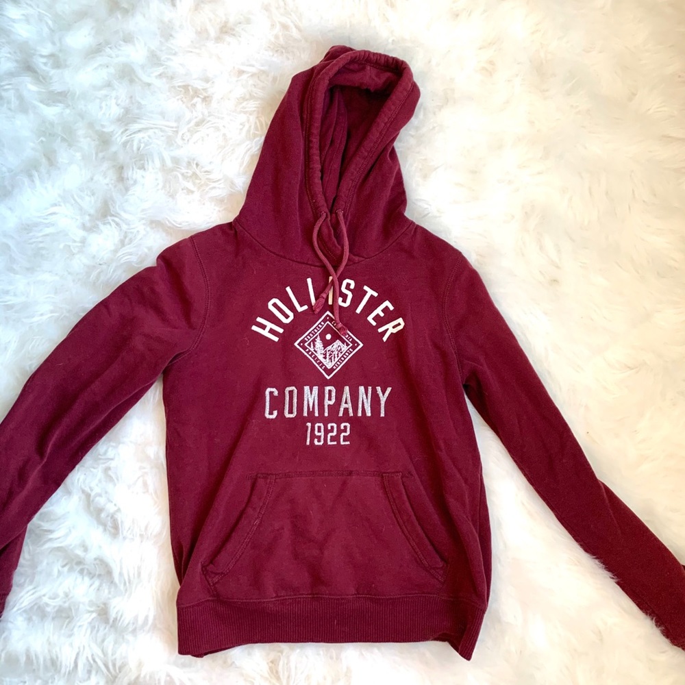 Maroon Hollister hoodie